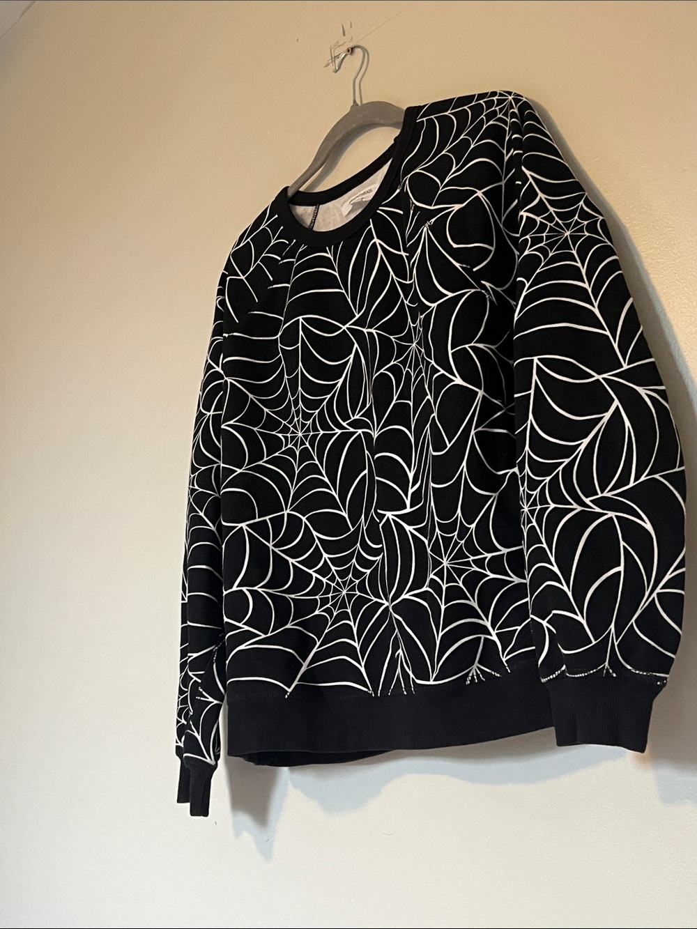 Graphic Web-Print Crewneck Sweater - Black